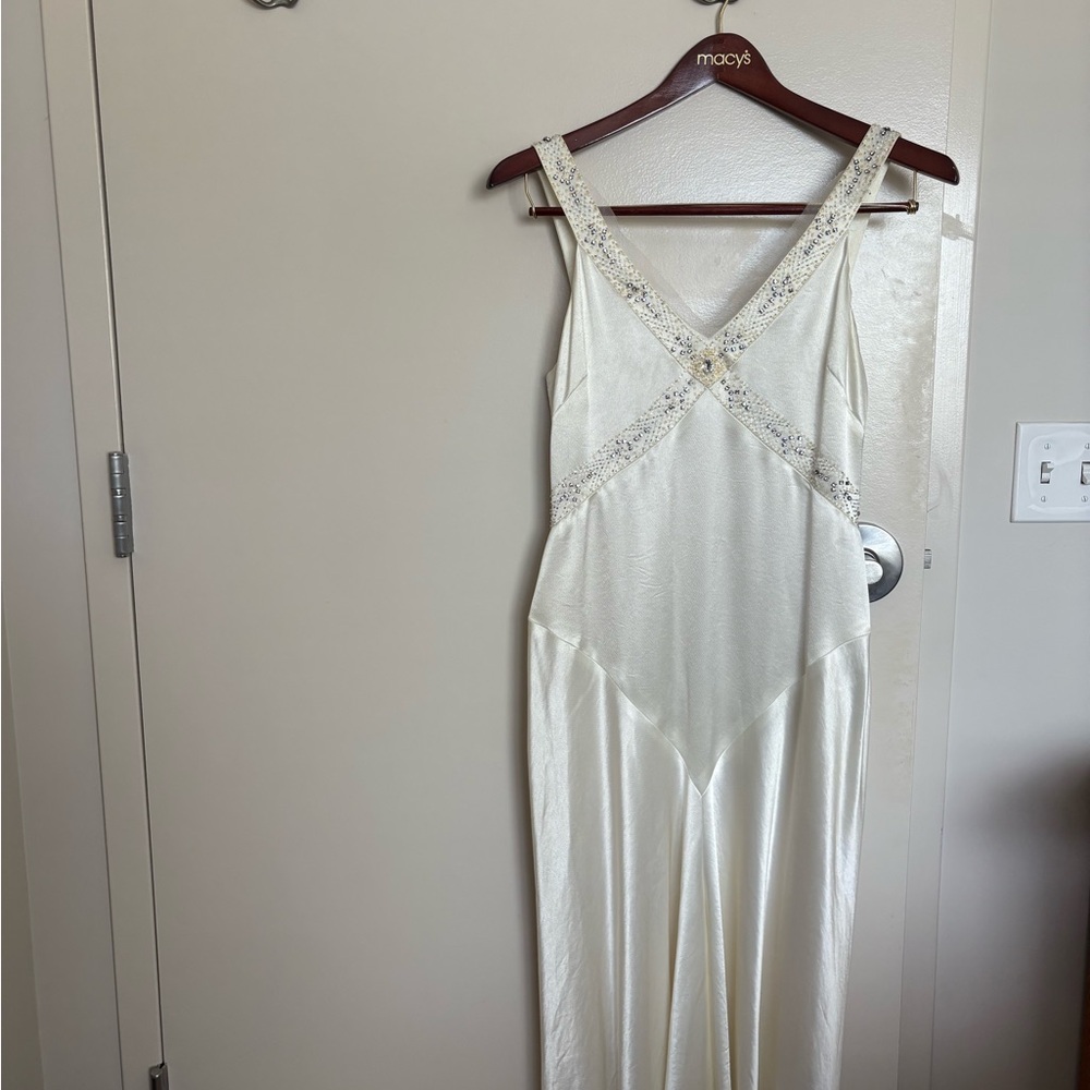 Vera Wang cream gown